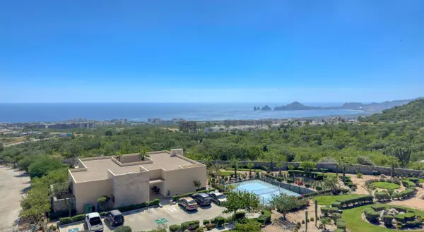 Solaria Penthouse #F-402, Cabo Corridor, BCS