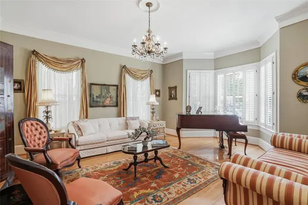 2119 W HILLS AVE, Tampa, FL 33606