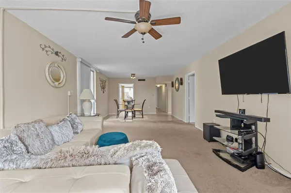 1009 PEARCE DR #206, Clearwater, FL 33764