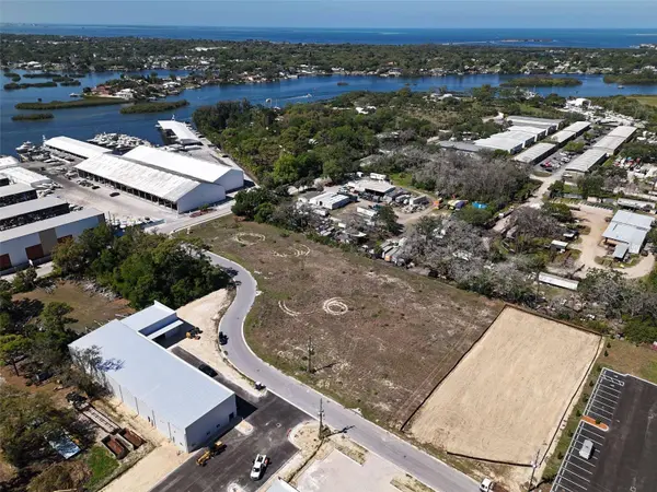 1484 NORTH BEND DR, Tarpon Springs, FL 34689