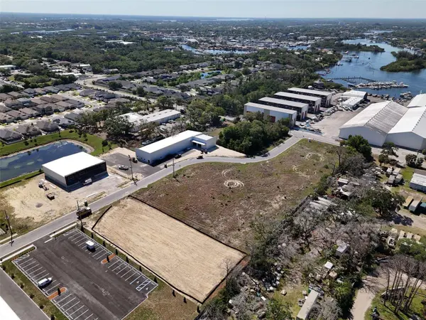 1484 NORTH BEND DR, Tarpon Springs, FL 34689