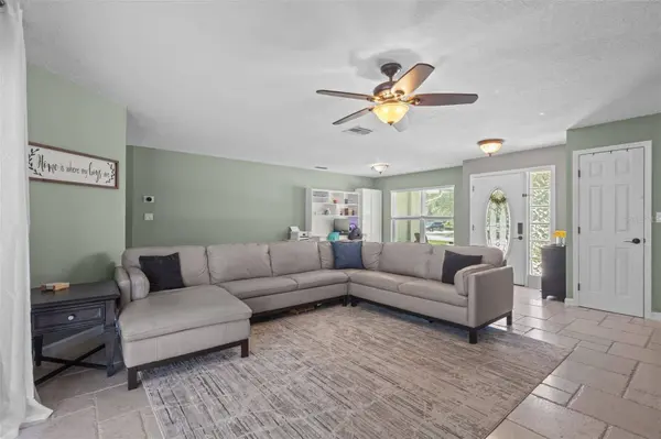 3046 OAK COVE DR, Clearwater, FL 33759
