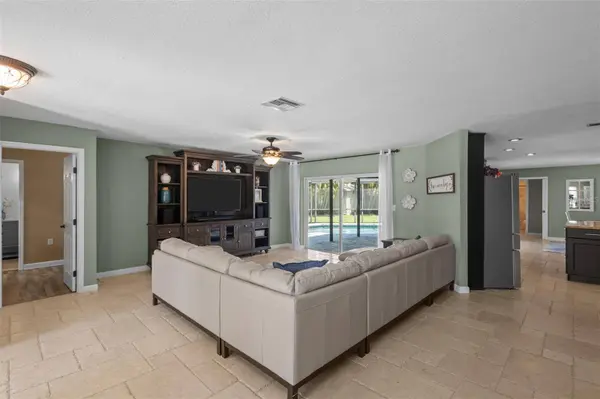 3046 OAK COVE DR, Clearwater, FL 33759