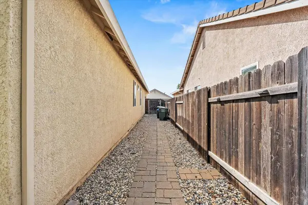 8300 White Spruce DR, Antelope, CA 95843