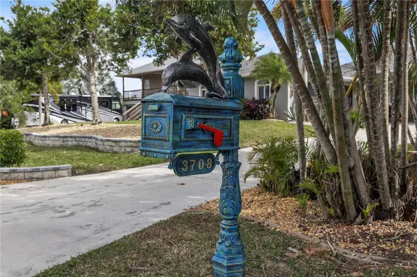 3708 PEACE RIVER DR, Punta Gorda, FL 33983