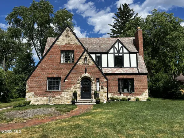 2718 Barrington DR, Toledo, OH 43606