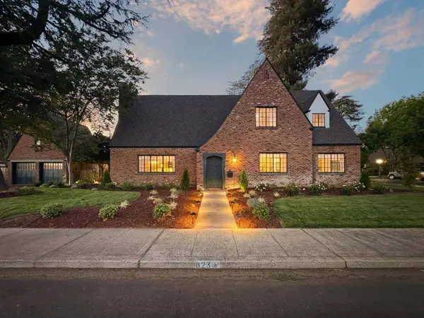 823 W Lodi AVE