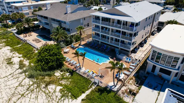 1802 Gulf Blvd #8, Indian Rocks Beach, FL 33785-2962