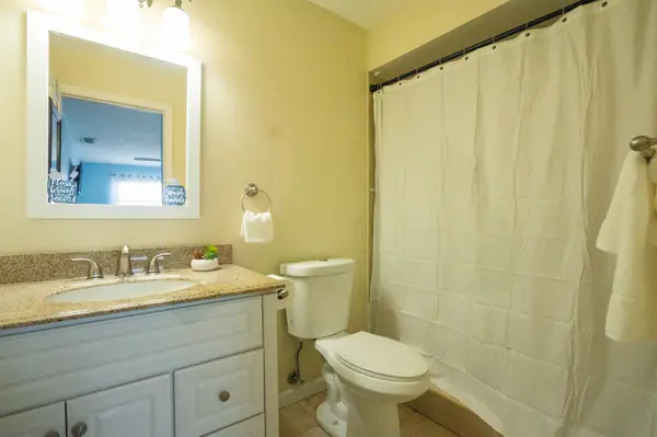 1802 Gulf Blvd #8, Indian Rocks Beach, FL 33785-2962