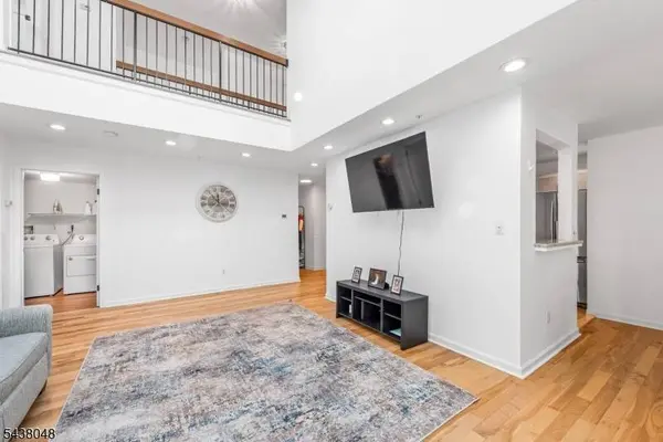129 Autumn Ct, Roxbury Twp., NJ 07852