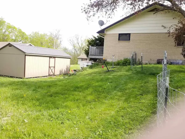 1910 16th Street, Hazel Green, WI 53811