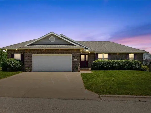 604 S Lincoln Street, Cuba City, WI 53807