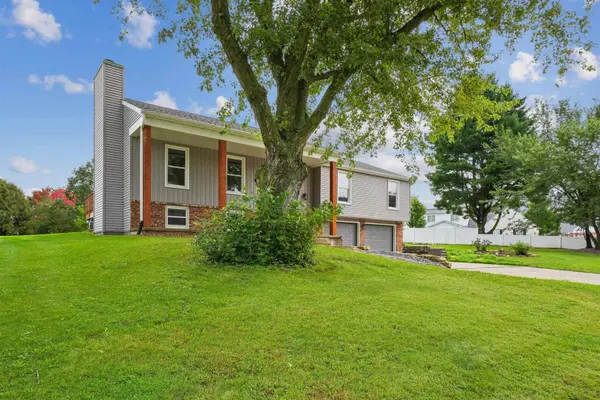 975 Hillcrest Circle, Platteville, WI 53818