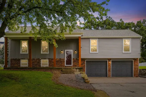 975 Hillcrest Circle