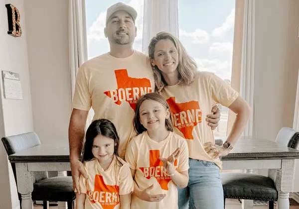 Kelly-Barta-Realtor-With-Family