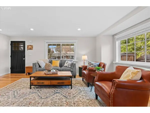 445 W EXETER ST, Gladstone, OR 97027