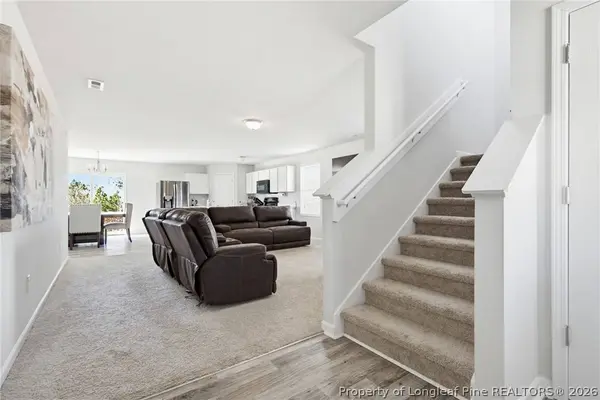 913 Sapphire Stone LN, Hope Mills, NC 28348