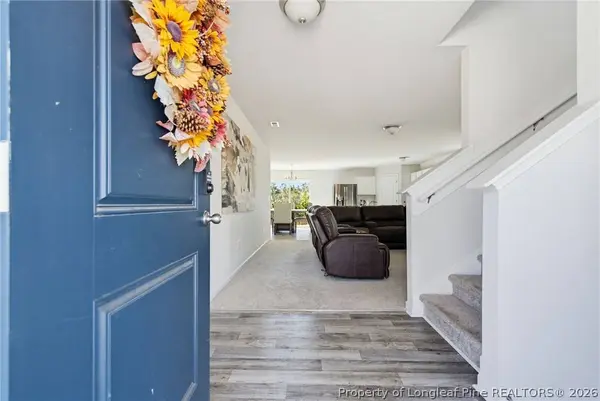 913 Sapphire Stone LN, Hope Mills, NC 28348