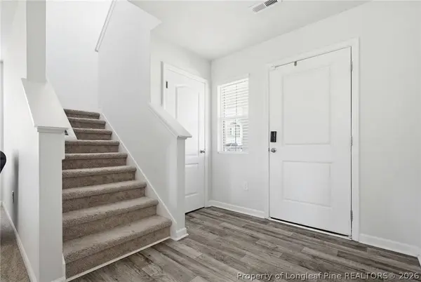 913 Sapphire Stone LN, Hope Mills, NC 28348