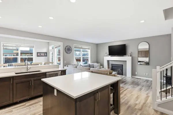 10 Riviera PL, Cochrane, AB T4C 0V4
