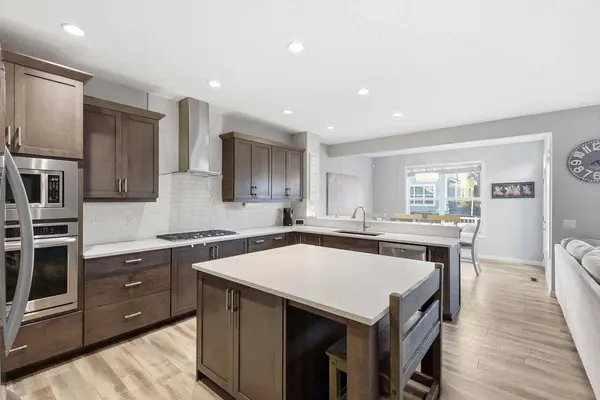 10 Riviera PL, Cochrane, AB T4C 0V4