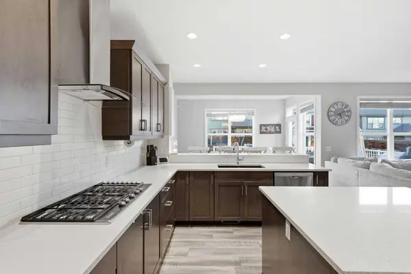 10 Riviera PL, Cochrane, AB T4C 0V4