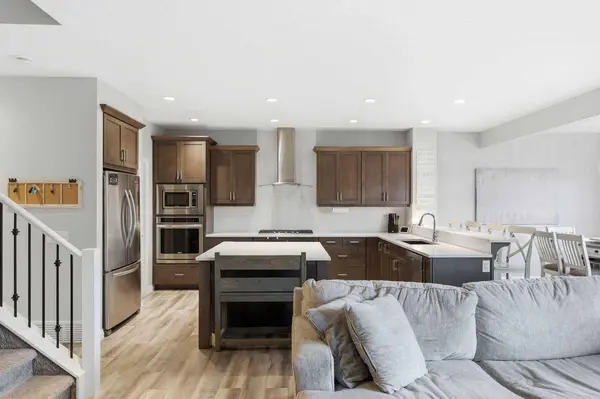 10 Riviera PL, Cochrane, AB T4C 0V4
