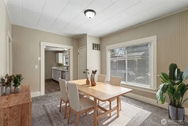 714 st G, Centralia, WA 98531
