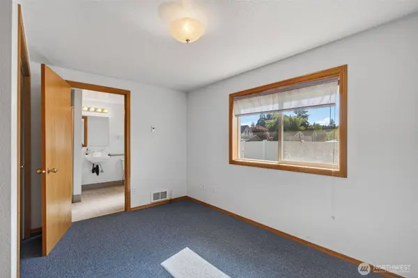 417 N Main ST, Pe Ell, WA 98572