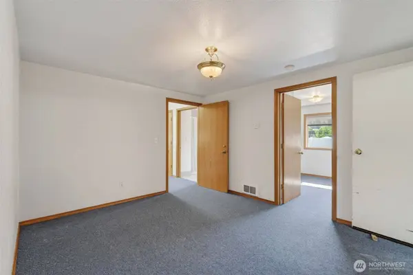 417 N Main ST, Pe Ell, WA 98572