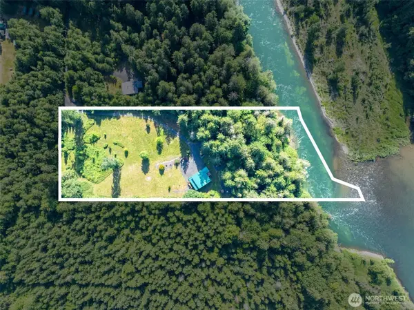 227 Cougar LN, Toledo, WA 98591