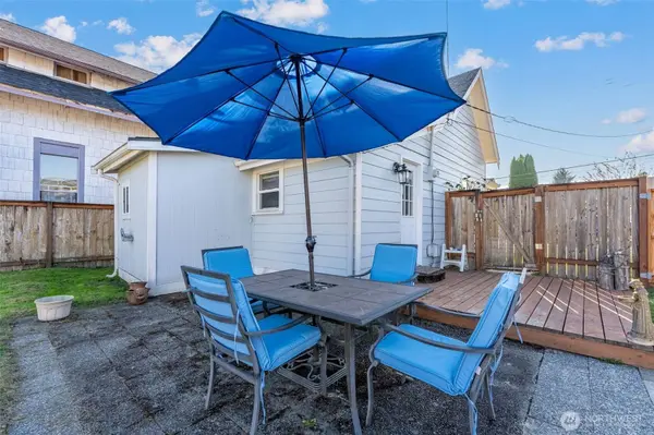 336 3rd AVE SW, Castle Rock, WA 98611