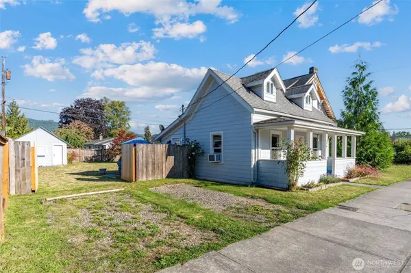 336 3rd AVE SW, Castle Rock, WA 98611