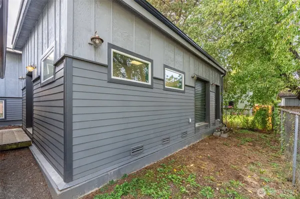 16818 21st Ave Ct E, Spanaway, WA 98387