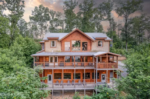 809 Pinecrest WAY, Sevierville, TN 37862