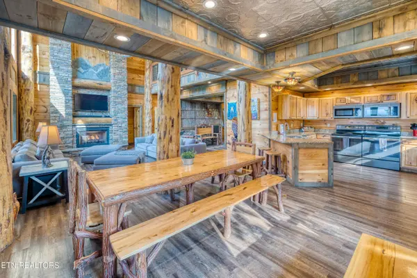 809 Pinecrest WAY, Sevierville, TN 37862