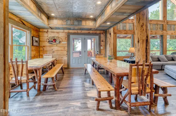 809 Pinecrest WAY, Sevierville, TN 37862