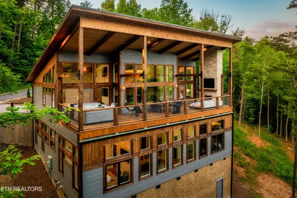 2234 Legend DR, Sevierville, TN 37876