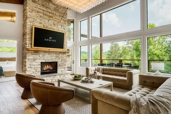 2234 Legend DR, Sevierville, TN 37876