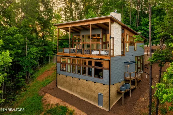 2234 Legend DR, Sevierville, TN 37876