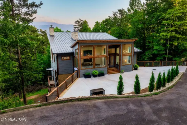 2234 Legend DR, Sevierville, TN 37876