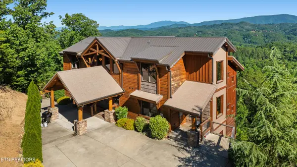 2470 Hackberry DR, Sevierville, TN 37862