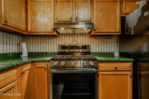 1717 Jett Rd, Maryville, TN 37804