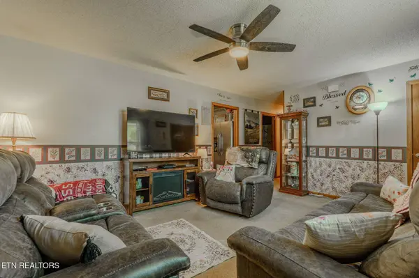1717 Jett Rd, Maryville, TN 37804