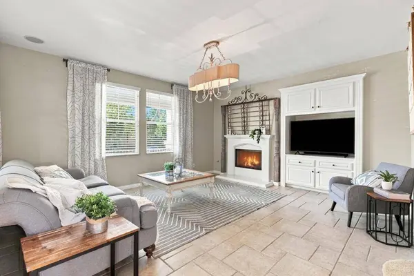 8468 Ednalyn LN, San Diego, CA 92127