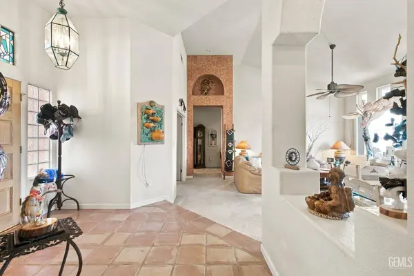 808 Quintana Drive, Bakersfield, CA 93314