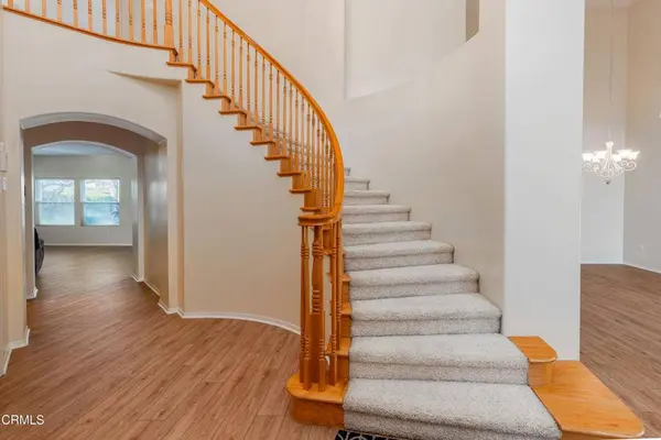 10906 Rosslyn LN, Bakersfield, CA 93311
