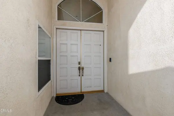 10906 Rosslyn LN, Bakersfield, CA 93311