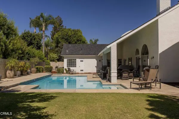 9100 Saint Cloud LN, Bakersfield, CA 93311