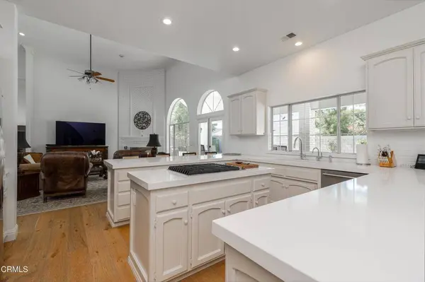 9100 Saint Cloud LN, Bakersfield, CA 93311